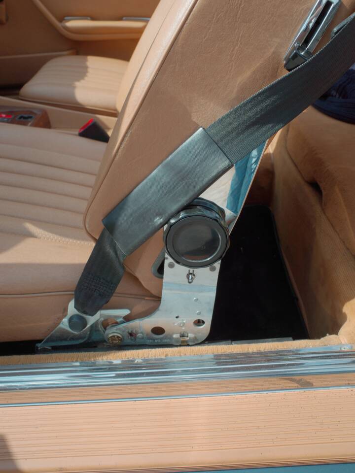 Image 11/15 of Mercedes-Benz 280 SL (1983)