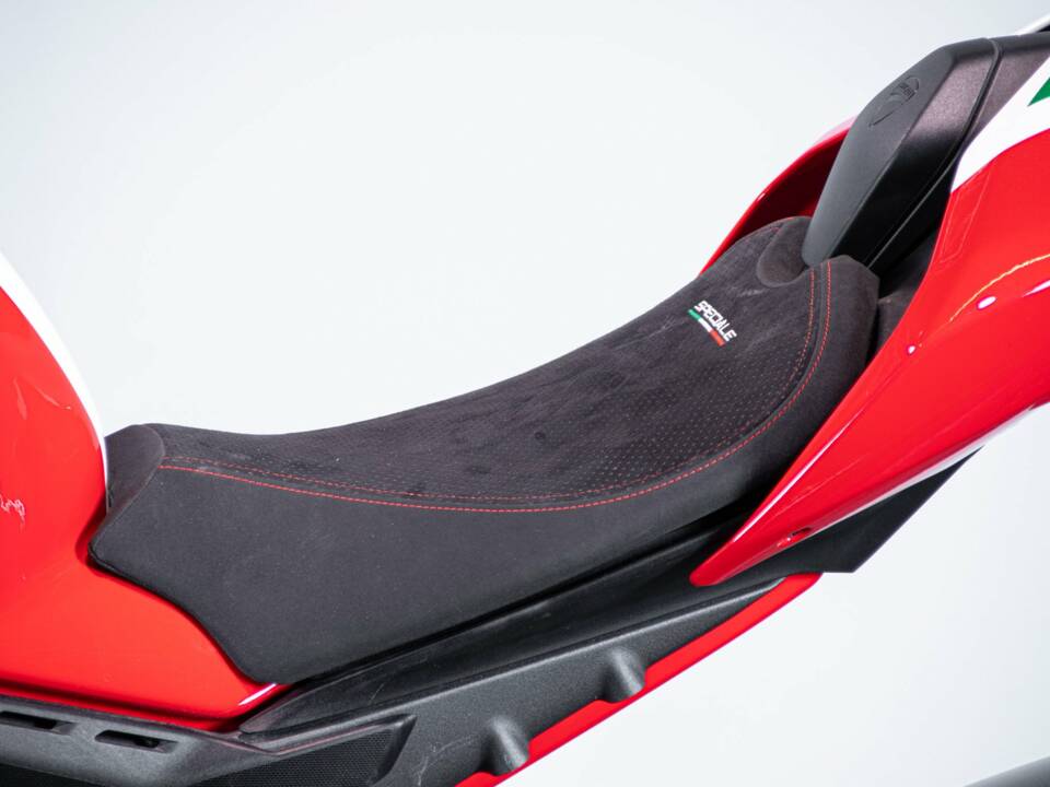 Image 18/50 of Ducati DUMMY (2018)