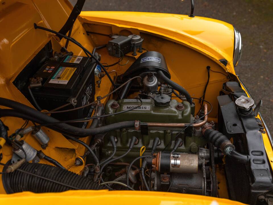 Image 49/50 of Morris Minor Van (1971)