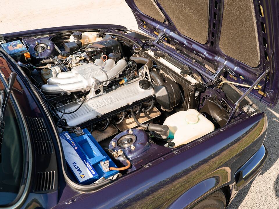 Immagine 32/35 di BMW 320i (1988)