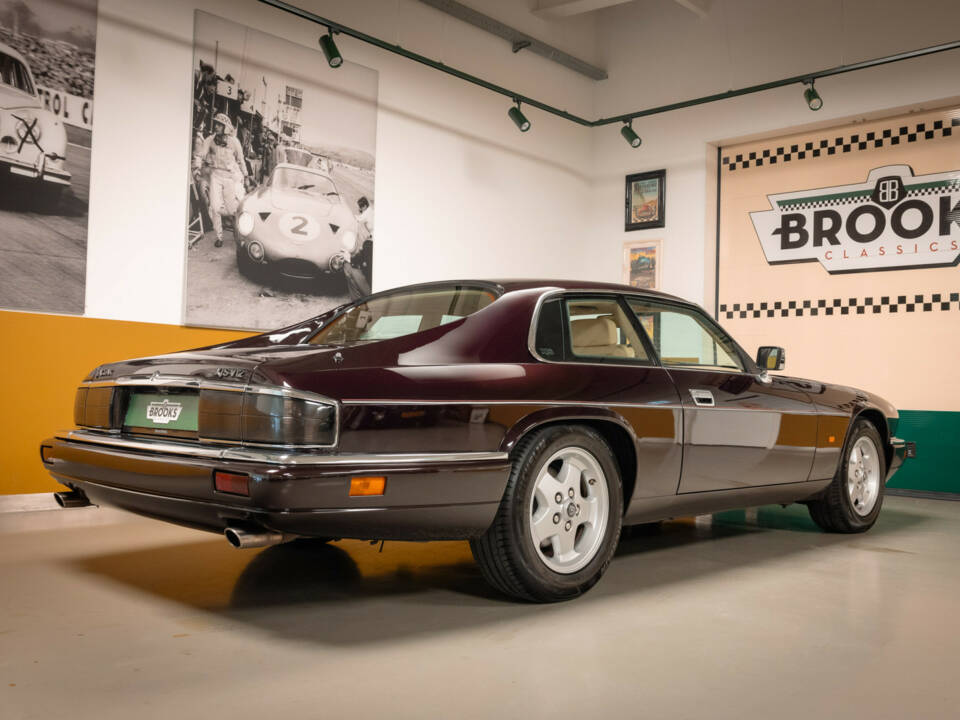 Image 47/50 of Jaguar XJS 6.0 (1994)