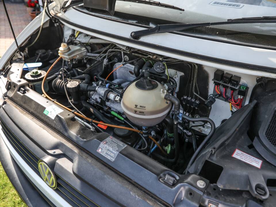 Image 15/37 of Volkswagen T4 California 2.0 (1996)