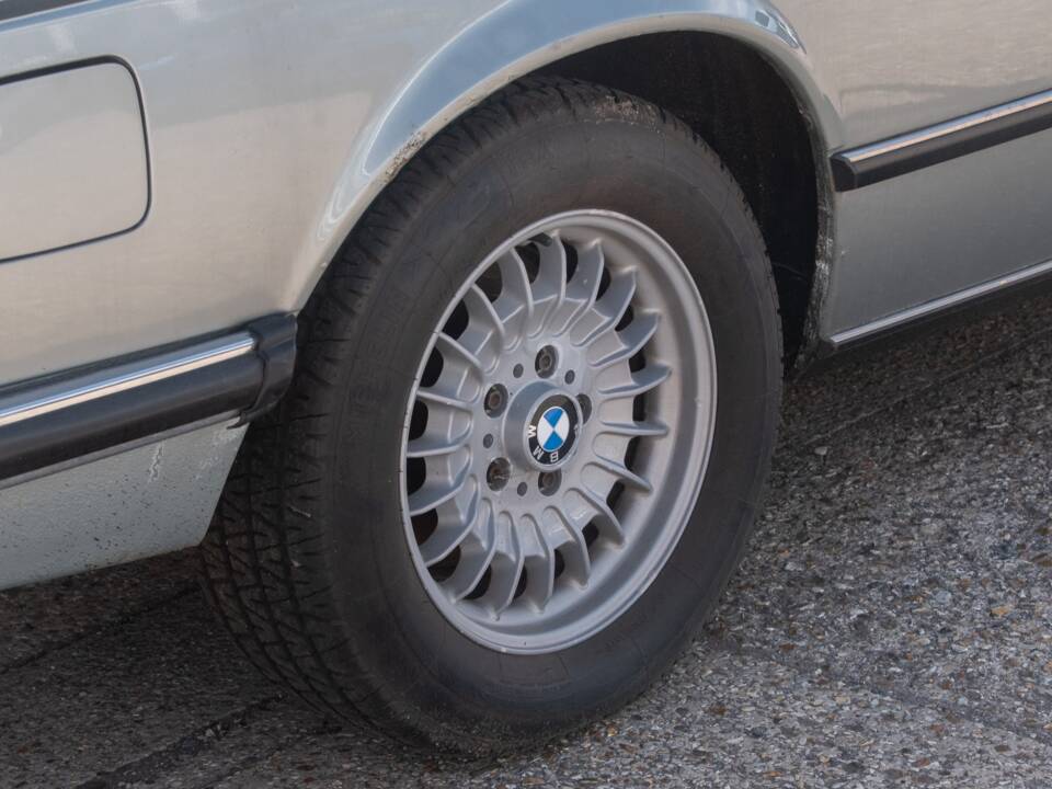 Bild 14/50 von BMW 635 CSi (1984)