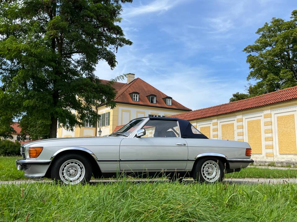 Image 1/77 of Mercedes-Benz 280 SL (1984)