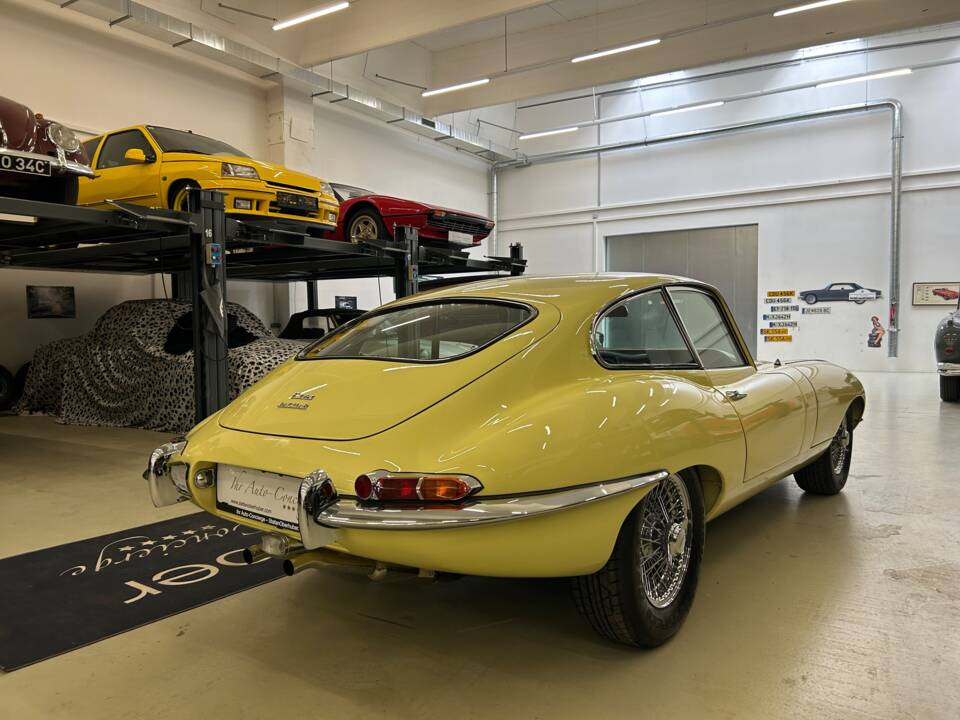 Image 5/28 de Jaguar Type E 4.2 (1965)