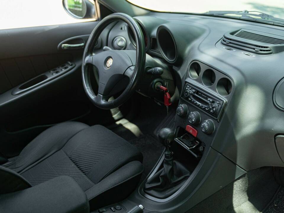 Imagen 21/50 de Alfa Romeo 156 2.5 V6 (2000)