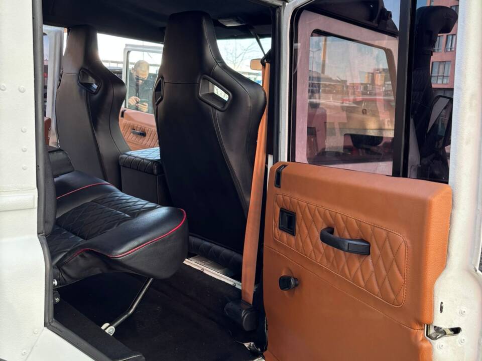 Afbeelding 38/73 van Land Rover Defender 110 (2005)