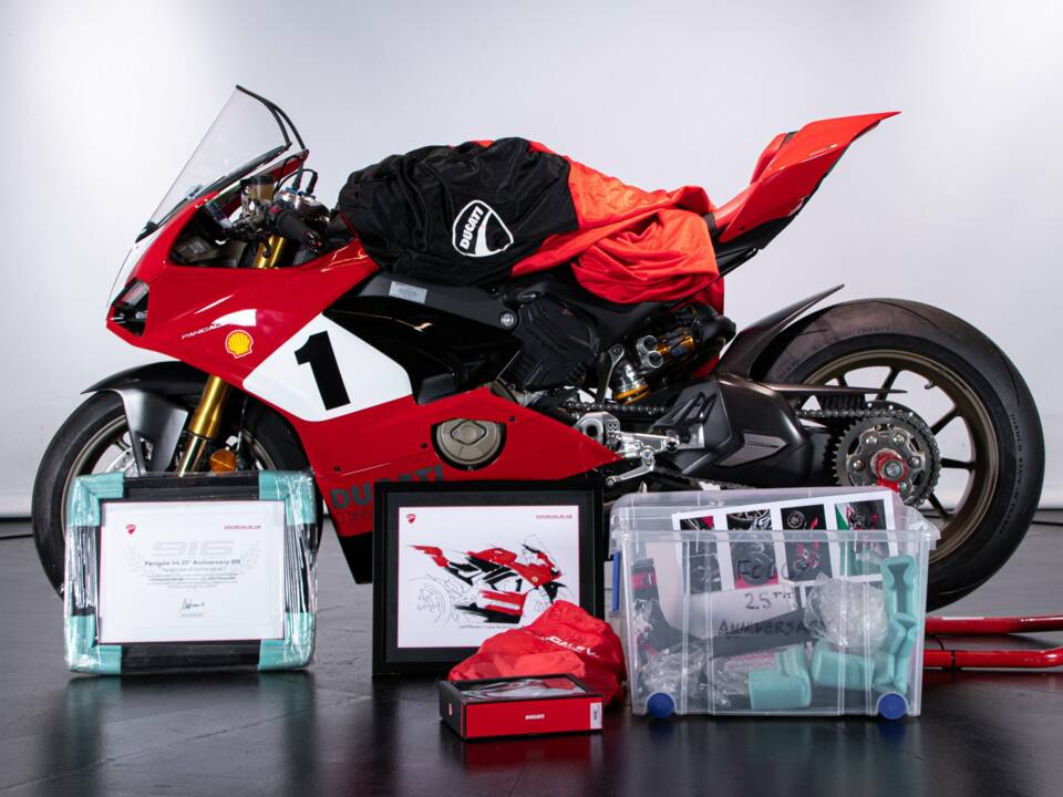 Image 8/50 of Ducati DUMMY (2019)