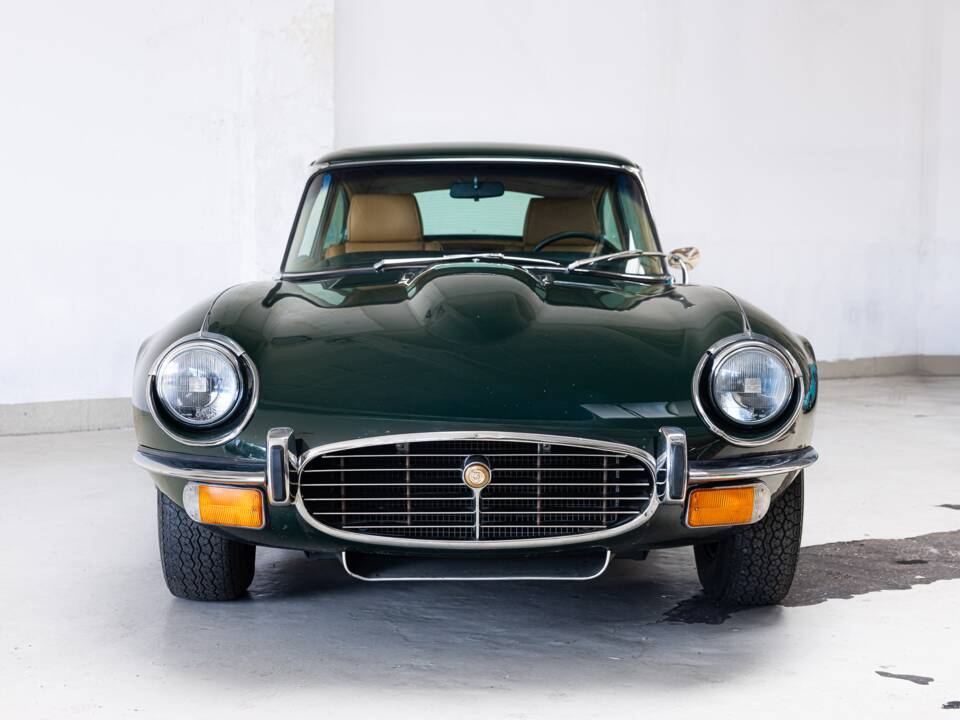 Image 2/26 de Jaguar Type E V12 (2+2) (1971)