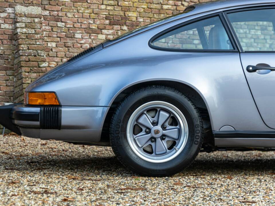 Immagine 49/50 di Porsche 911 Carrera 3.2 "25 years 911" (1988)