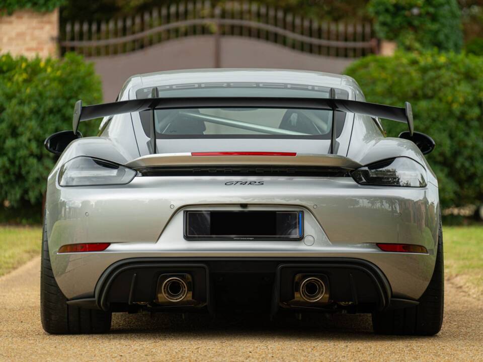 Obraz 12/98 pojazdu Porsche 718 Cayman GT4 RS Weissach (2024)