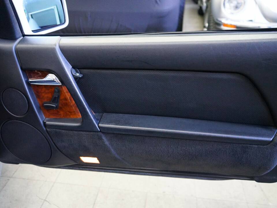 Image 21/38 of Mercedes-Benz 500 SL (1991)