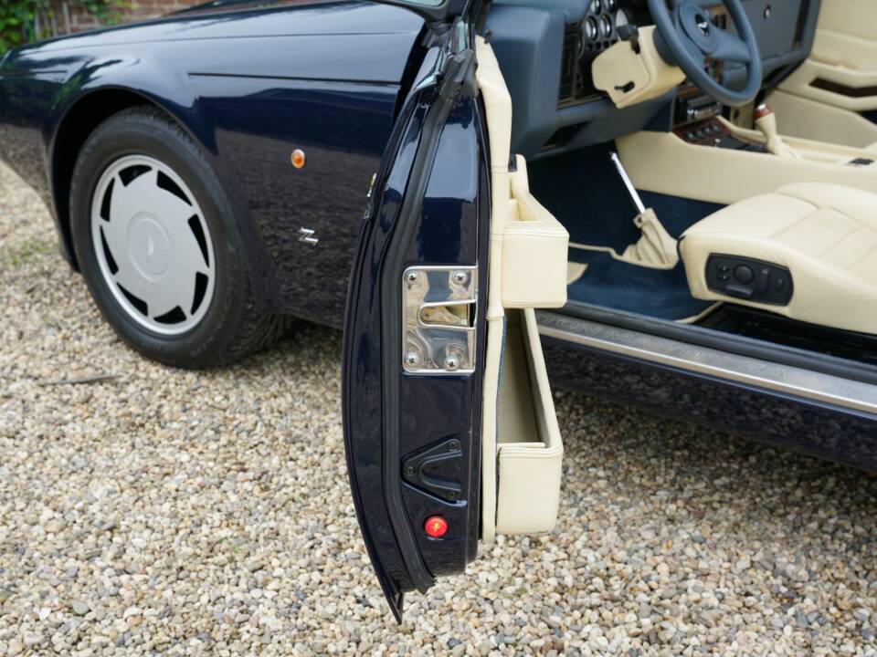 Bild 44/50 von Aston Martin V8 Zagato Vantage Volante (1990)