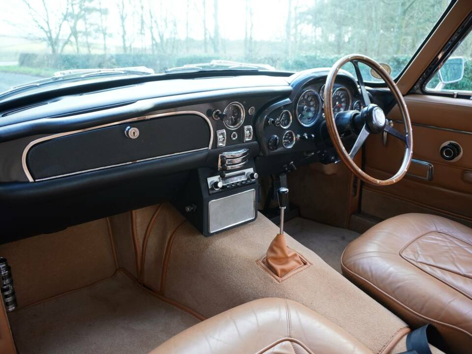 Afbeelding 11/18 van Aston Martin DB 6 Vantage (1969)