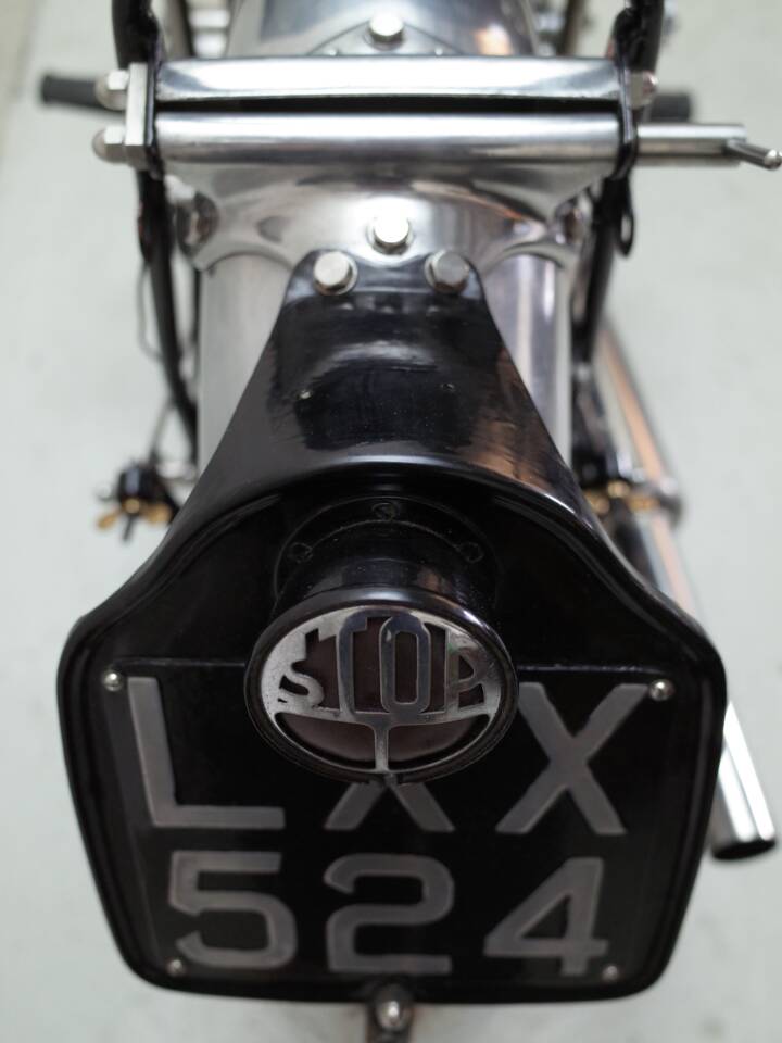 Image 19/30 of Vincent Rapide C (1951)