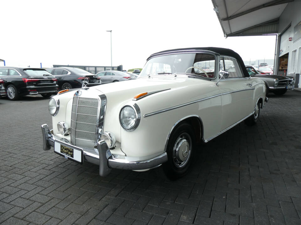 Immagine 3/29 di Mercedes-Benz 220 SE Cabriolet (1960)