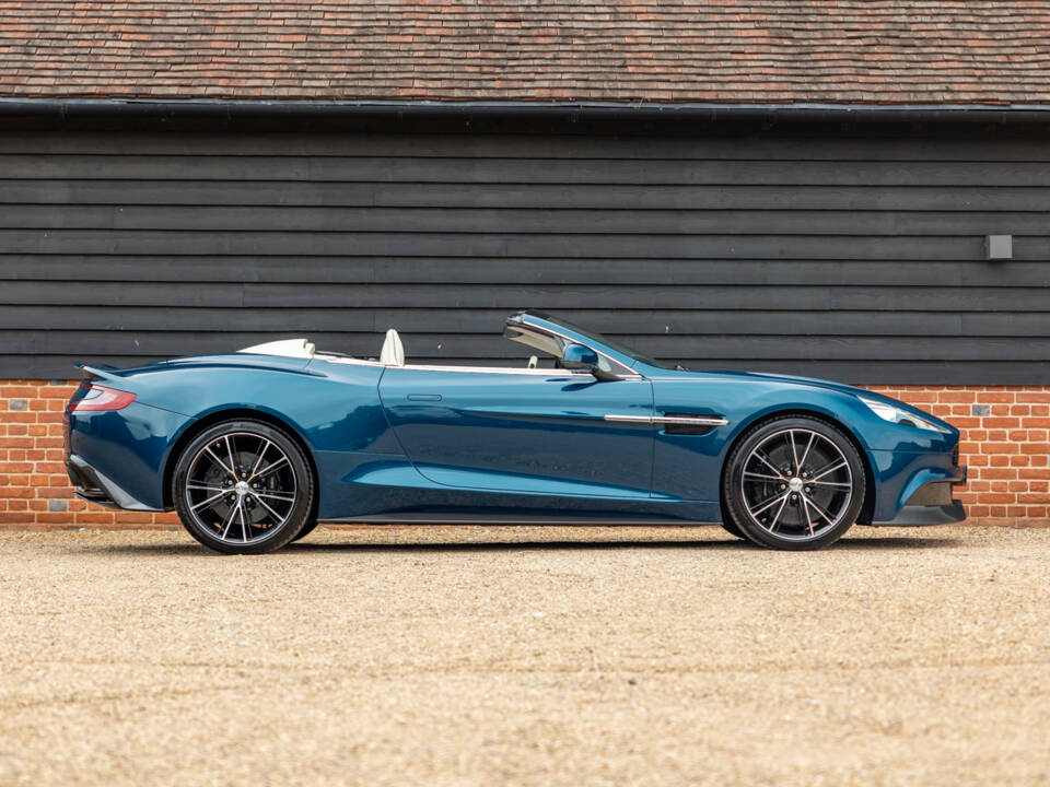 Afbeelding 2/68 van Aston Martin Vanquish Volante (2014)