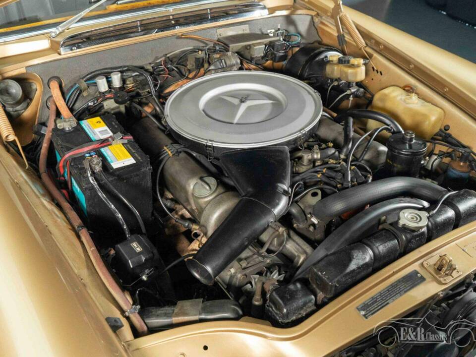 Image 9/19 of Mercedes-Benz 280 SE (1971)
