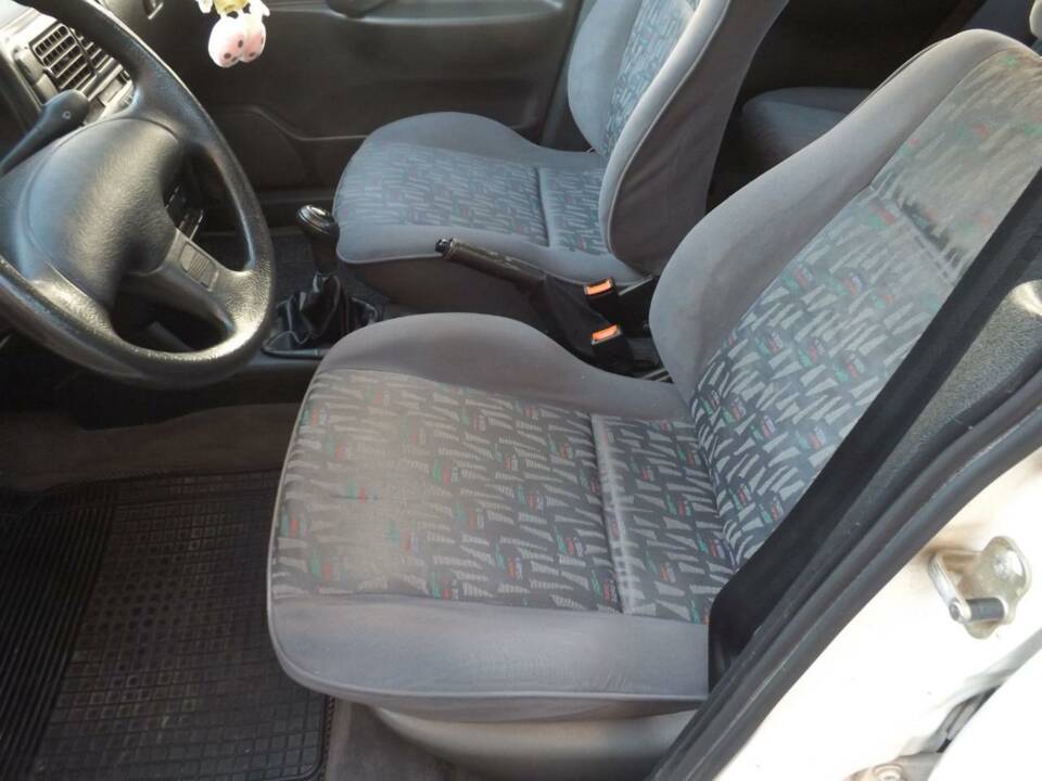 Afbeelding 38/50 van SEAT Cordoba 1.6i (1994)