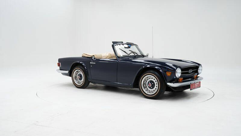 Image 3/15 of Triumph TR 6 (1975)