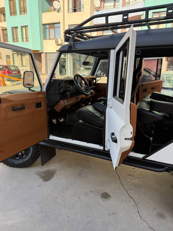 Afbeelding 6/73 van Land Rover Defender 110 (2005)