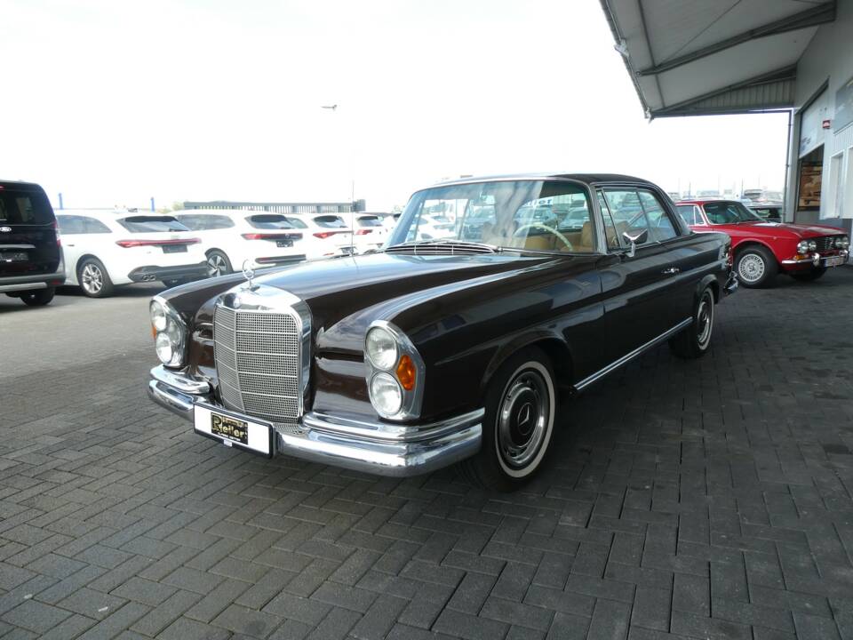 Image 3/21 of Mercedes-Benz 280 SE (1969)