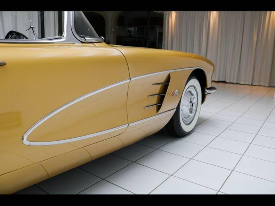 Image 38/100 of Chevrolet Corvette (1958)