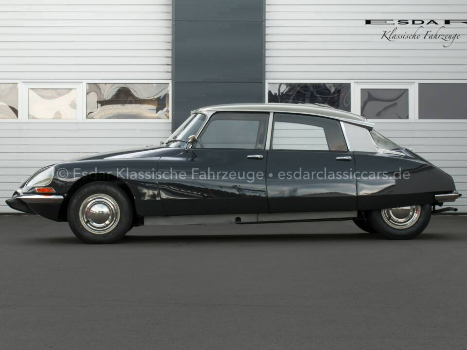 Immagine 2/35 di Citroën DS 21 (1968)