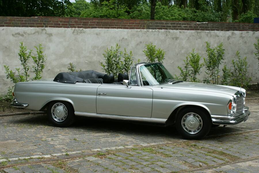 Afbeelding 3/25 van Mercedes-Benz 280 SE 3,5 (1971)