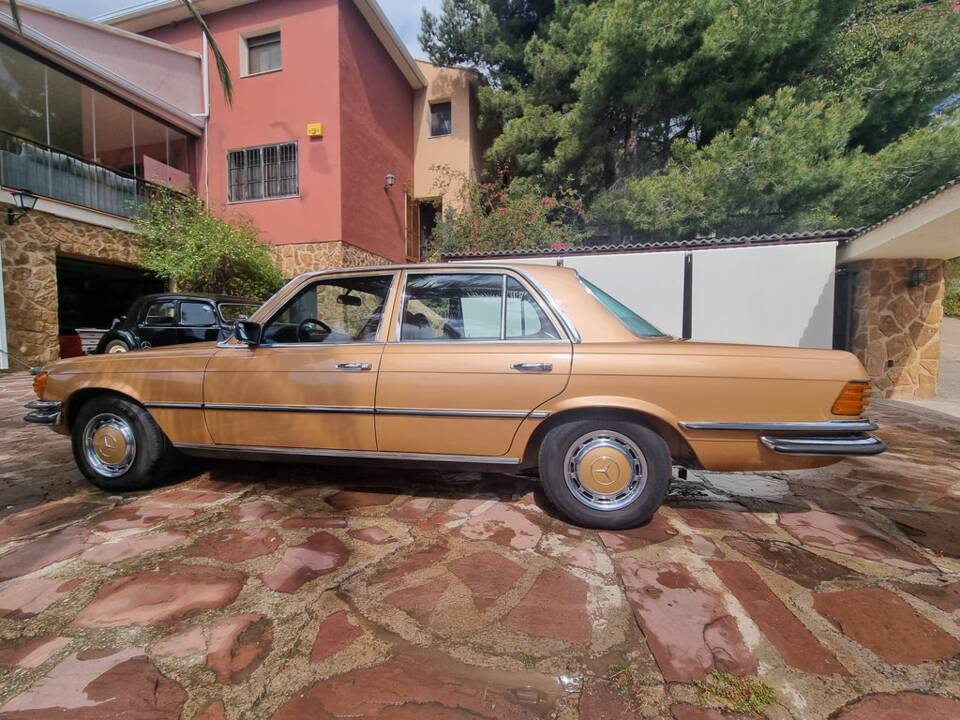 Image 4/8 de Mercedes-Benz 350 SE (1976)