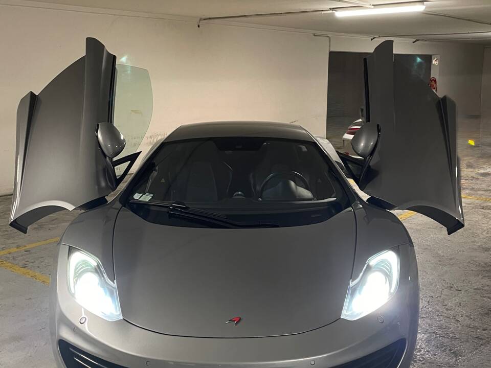 Bild 13/14 von McLaren MP4-12C (2011)