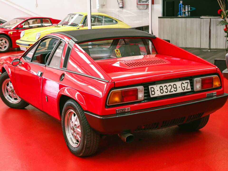 Image 6/39 of Lancia Beta Coupe 2000 i.e. (1982)
