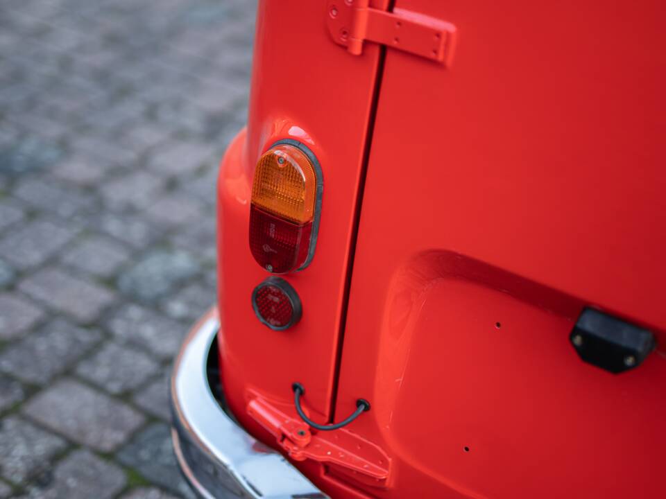Image 12/52 of Renault Estafette (1977)
