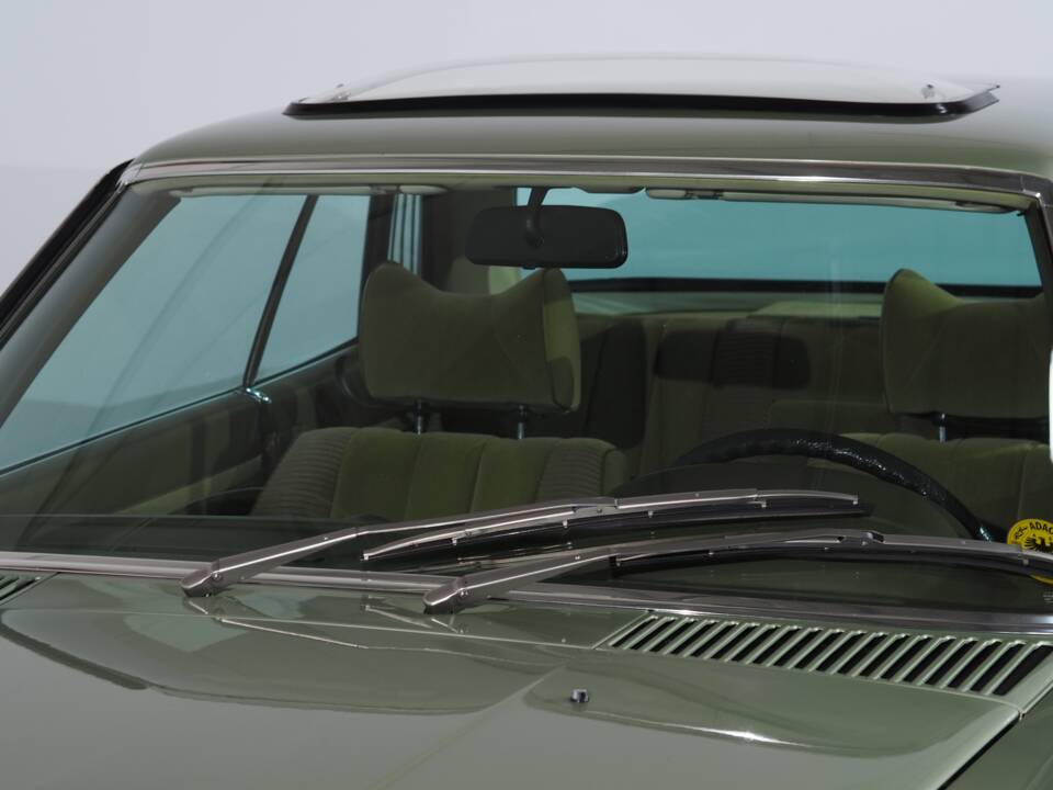 Image 16/66 of Mercedes-Benz 450 SLC (1977)