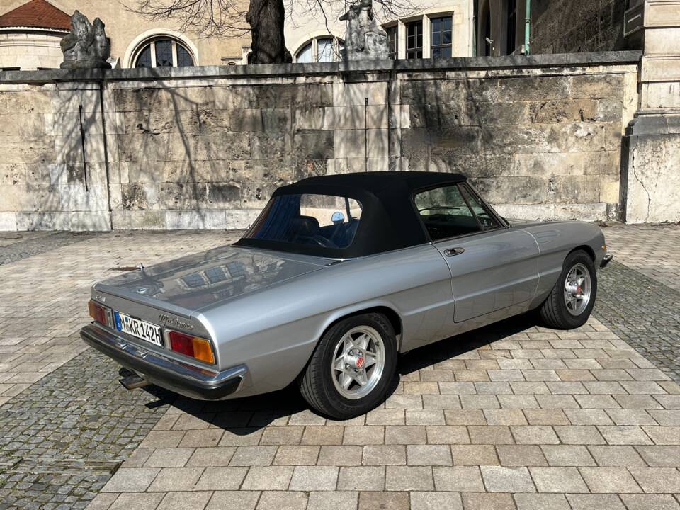 Immagine 18/88 di Alfa Romeo 1750 Spider Veloce (1971)
