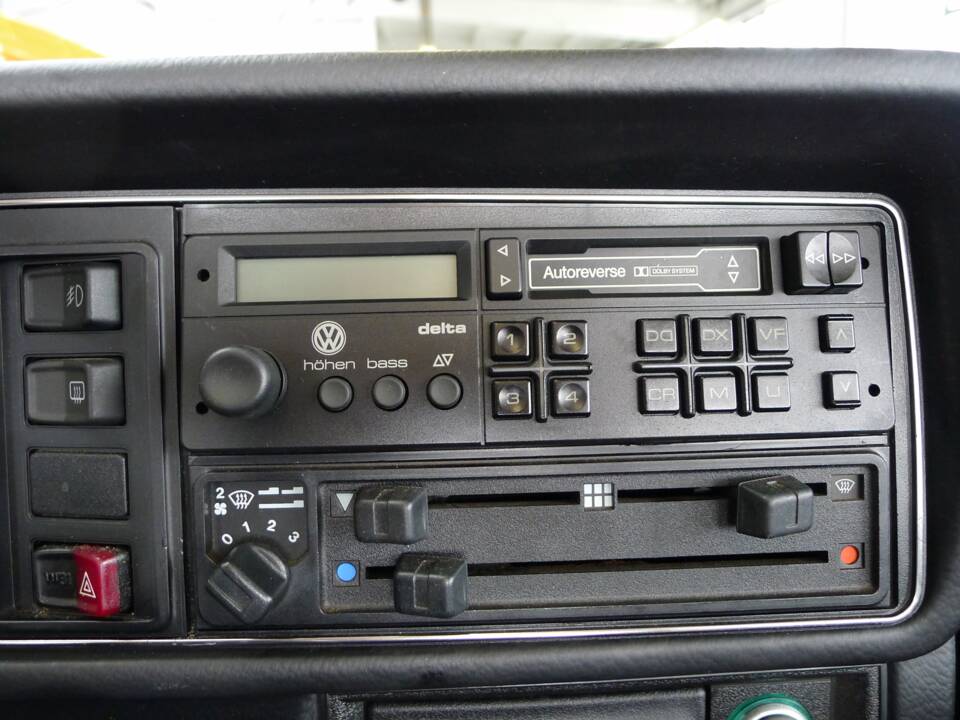 Image 8/36 of Volkswagen Golf Mk I Convertible 1.6 (1987)