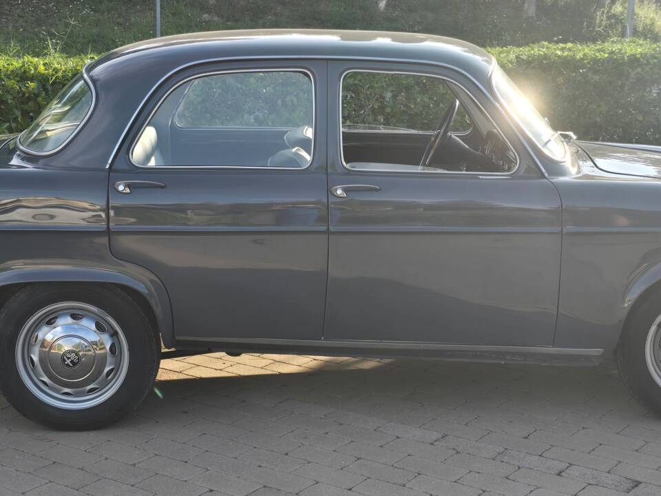 Image 6/56 of Alfa Romeo Giulietta TI (1964)