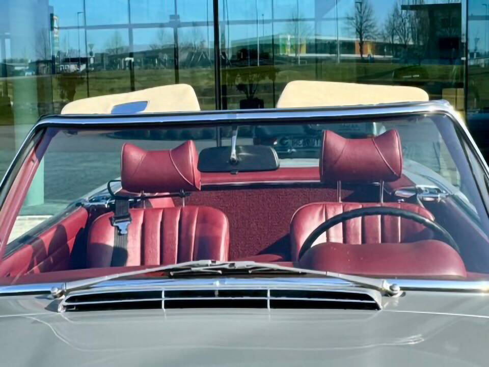 Afbeelding 4/23 van Mercedes-Benz 280 SL (1970)