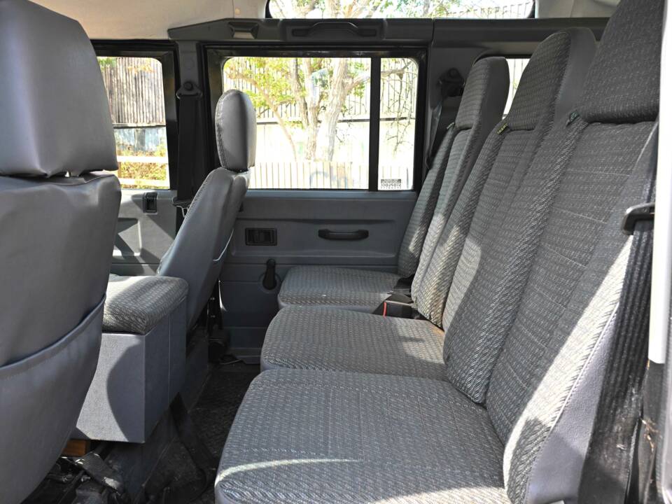 Image 38/50 of Land Rover Defender 110 300Tdi (1998)