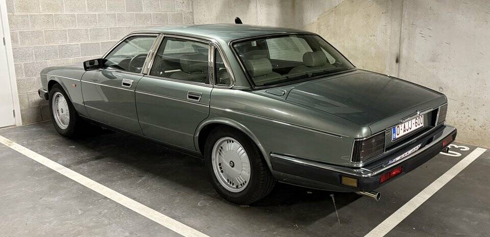 Obraz 5/8 pojazdu Daimler XJ 6 4.0 (1993)