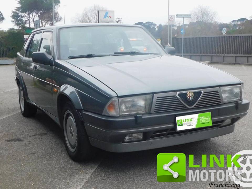 Imagen 1/9 de Alfa Romeo 75 2.0 Twin Spark (1987)