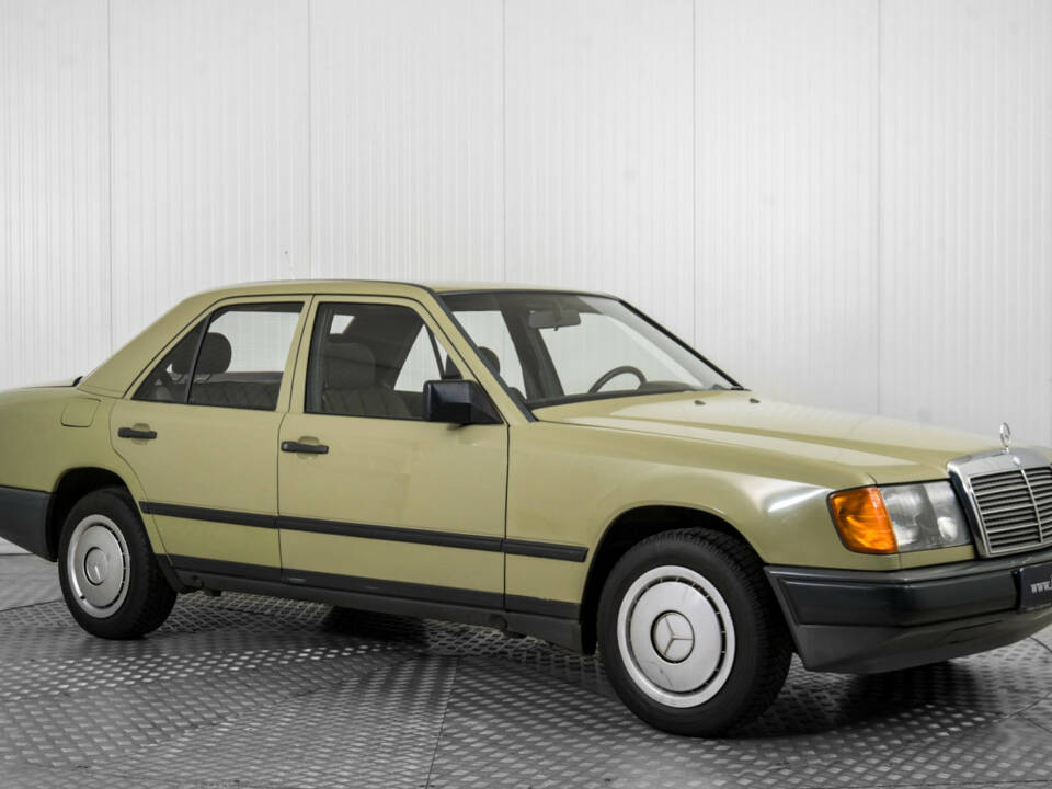 Bild 5/50 von Mercedes-Benz 200 D (1986)