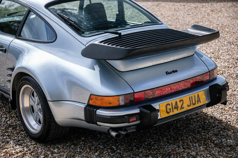 Immagine 9/40 di Porsche 911 Turbo LE (1989)