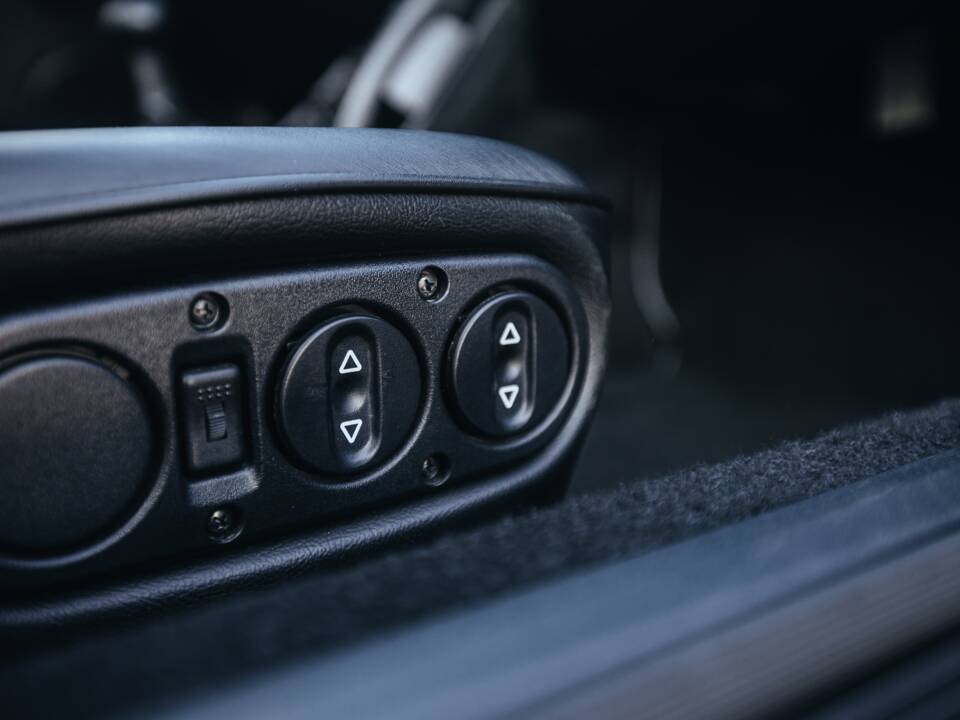 Bild 32/39 von Porsche 911 Carrera 4 (1993)