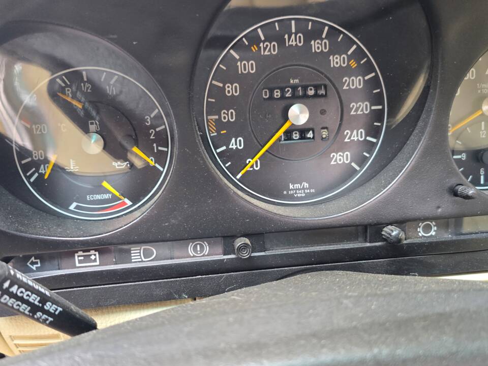 Immagine 17/34 di Mercedes-Benz 500 SL (1980)