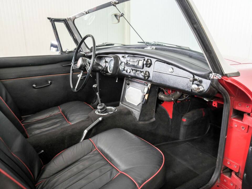 Afbeelding 17/50 van MG MGB (1966)