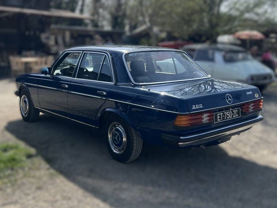 Bild 6/8 von Mercedes-Benz 200 (1984)