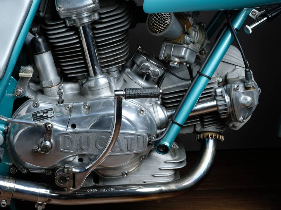 Immagine 8/14 di Ducati DUMMY (1975)