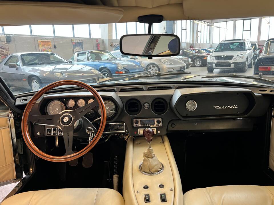Image 12/59 de Maserati Indy 4200 (1970)