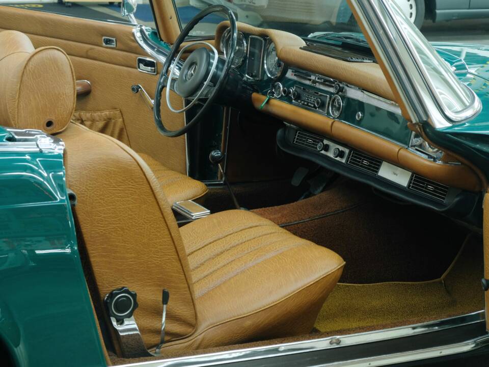 Image 40/50 de Mercedes-Benz 280 SL (1968)